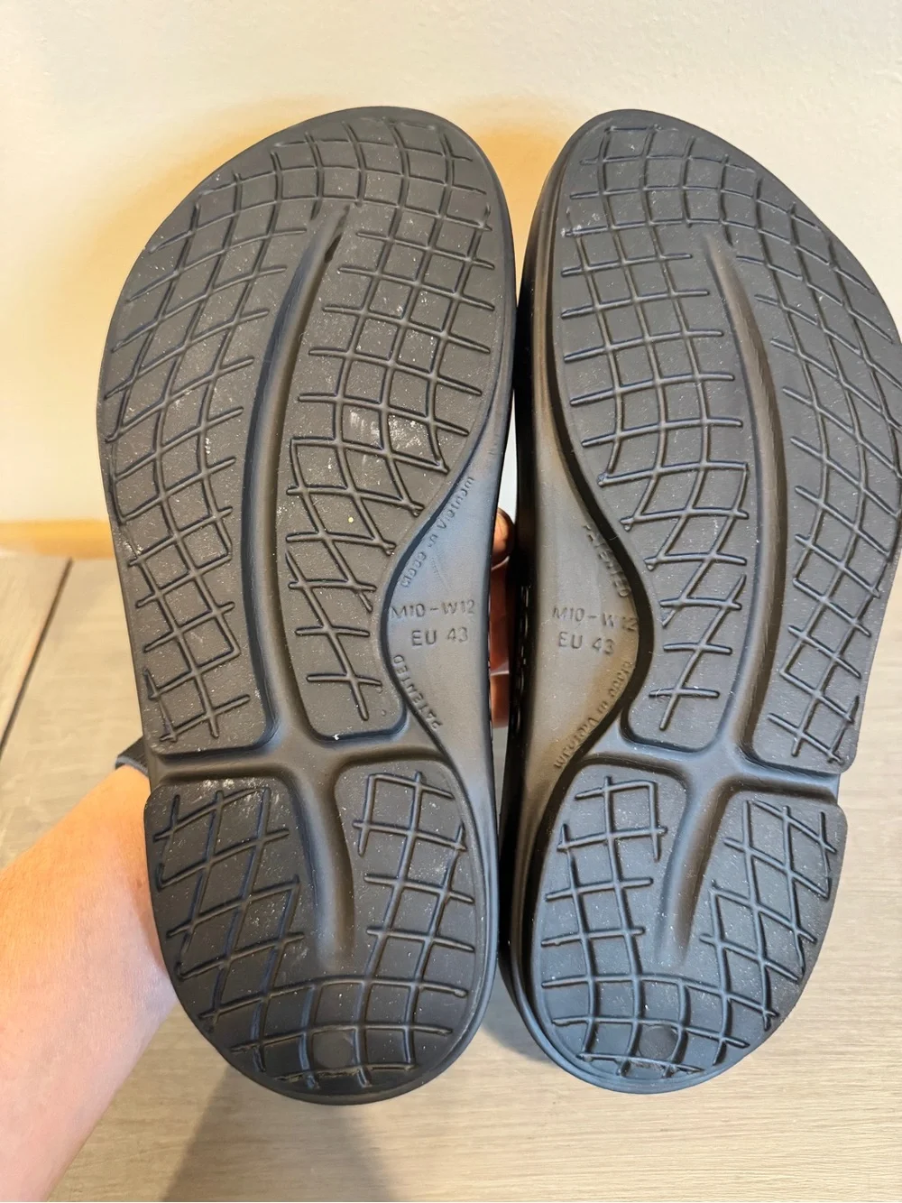 Oofos Ooahh Black Unisex Sports Slide Recovery LN M10 W12 Recovery Men Women